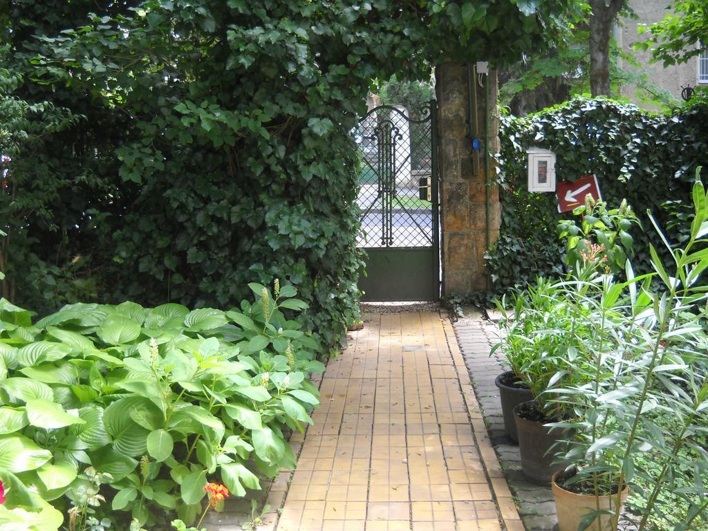 Villa Julia Boedapest Kamer foto